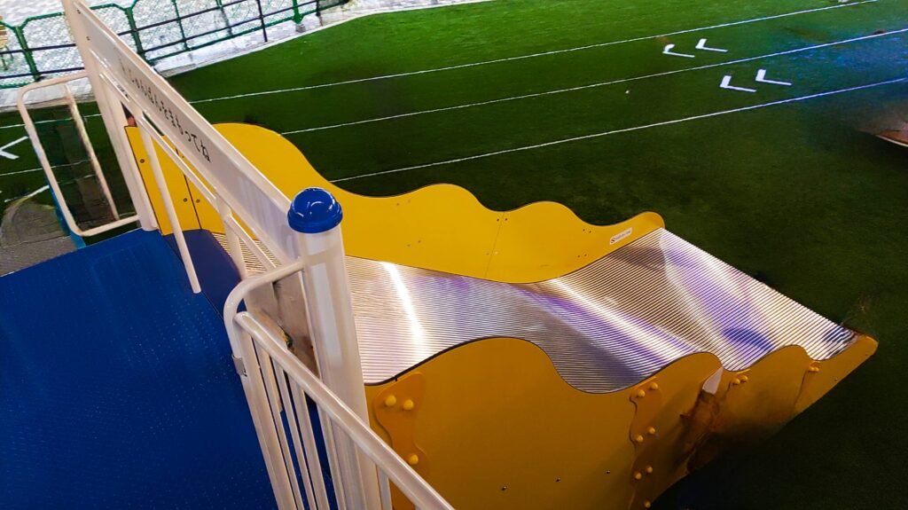 児童エリアワイドスライダー